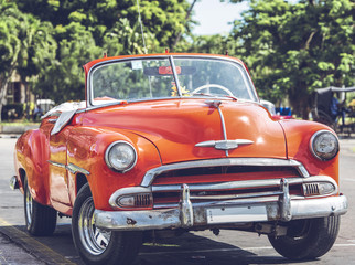 Plakat HDR Foto von einem amerikanischen historischen Auto in Havanna Kuba