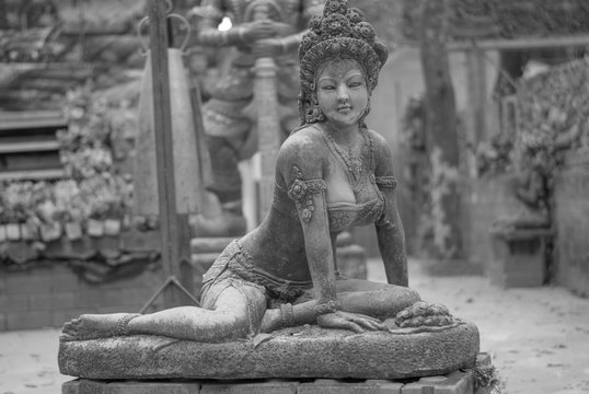 Stone carving Stucco Women Antiques based on the Hindu belief. In ancient Cambodia, Thailand, Indonesia and Laos.