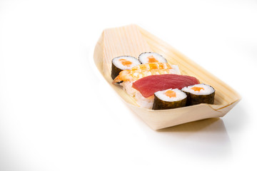 Sushi, a typical Japanese food prepared with a base of rice and various raw fish such as tuna, salmon, shrimp and sea bream. 