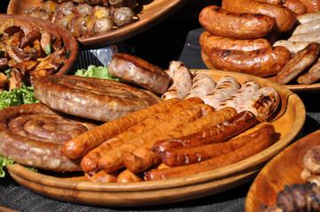 homemade sausages. Fried sausages. BBQ. Picnic. street food.