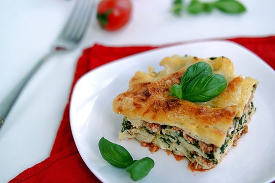 Lasagne with turkey and spinach