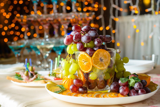 Plate with different fruits at the furshet