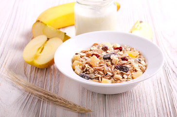 Fruit muesli with yogurt