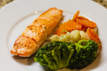 Grilled Salmon with vegetables