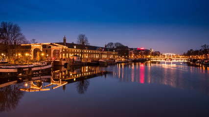 Obraz premium Blue hour in Amsterdam