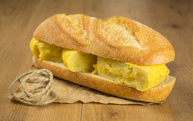 Tortilla española en bocadillo