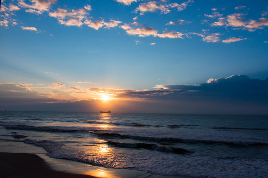 Sunrise over the Atlantic near Garden City, SC as hurricane Jose approaches the coast © Ryan Blankenshiop