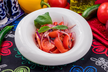 Tomato salad with red onion