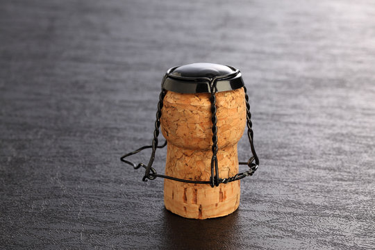 シャンパンのコルク Images Browse 11 Stock Photos Vectors And Video Adobe Stock