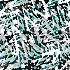 Seamless abstract pattern with watercolor effect on white background.