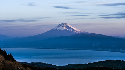 Fototapeta na wymiar 日本、世界遺産、富士山、冬、絶景、雪、感動の風景、伊豆、達磨山展望台