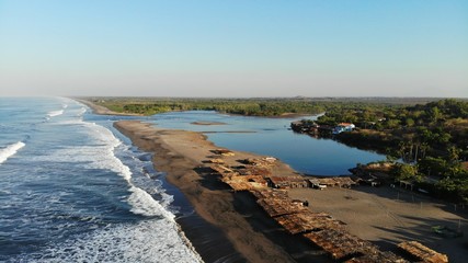 Fototapeta na wymiar vue aérienne de Poneloya, Nicaragua by dji camera