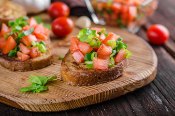 French garlic toast with vegetable salad