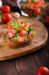 French garlic toast with vegetable salad