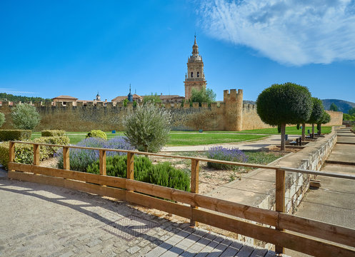 Vista Panor&aacute;mica /  Paisaje de la Ciudad Medieval de Burgo de Osma, Soria, Espa&ntilde;a
