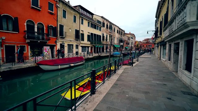 Venice gondola and other boats in Vinece canals 4K