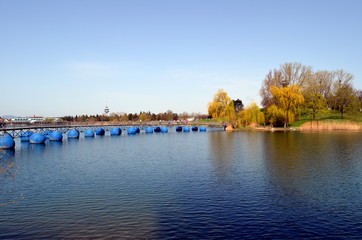 Obraz premium Seepark in Freiburg im Frühling