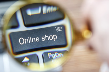 Fototapeta premium Online shop inscription on the keyboard keys