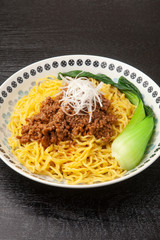 汁なし担々麺