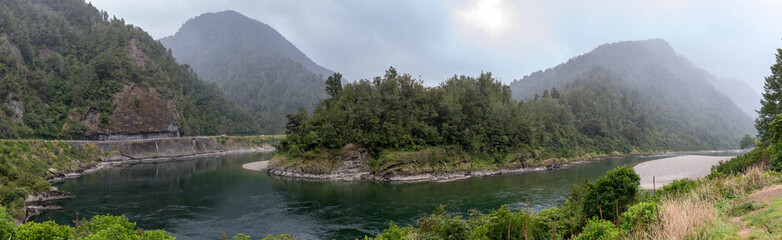 Fototapeta na wymiar Panorama Fluss Neuseeland