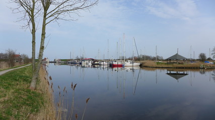 Vareler Hafen mit Schleuse