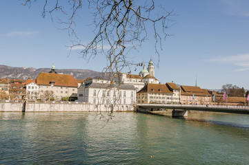 Solothurn, Stadt, Altstadt, Aare, Fluss, Aareufer, Landhausquai, Kreuzackerbrücke, St. Ursen-Kathedrale, Altstadtäuser, Frühling, Schweiz