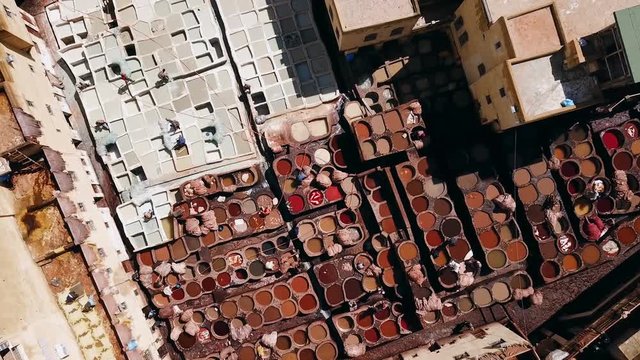 tannerie dans la ville de F&egrave;s au maroc 