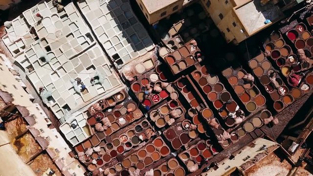 tannerie dans la ville de F&egrave;s au maroc 