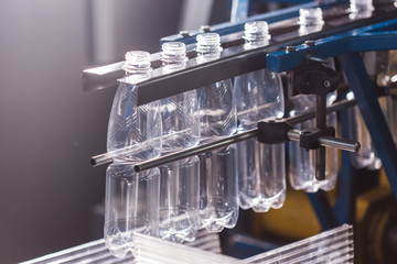 Water factory - Water bottling line for processing and bottling pure spring water into small bottles