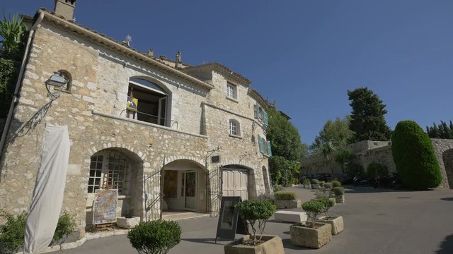 Buildings on Rempart Courtine Saint-Mitre street