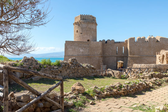 Castello Araganose Le Castella