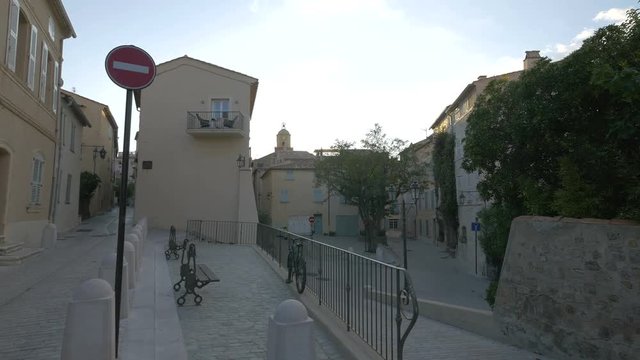 The Cavaillon and P&radic;&trade;cheurs streets in Saint-Tropez