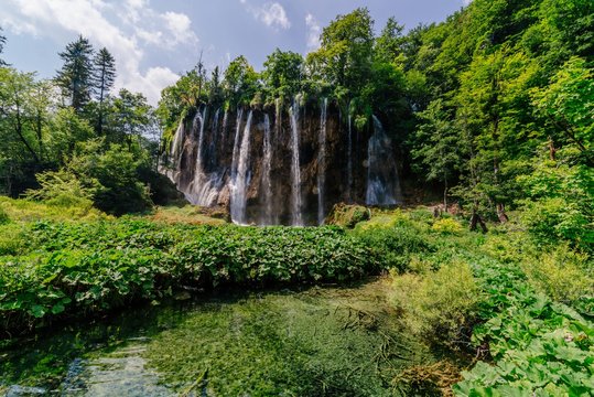Beauty cascades and waterfall. © Daniel Jędzura