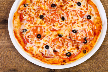 Margarita pizza with olives