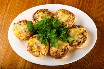 Stuffed champignon with cheese