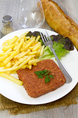 filet américain et frites