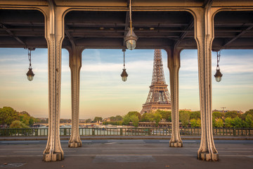 Bir Hakeim bridge, Eiffel tower in the background, Paris France