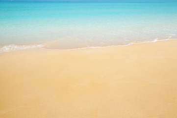 Fototapeta na wymiar Wave on the sand