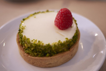Almond cream tart