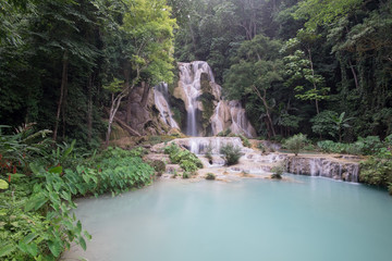 Fototapeta na wymiar Tat Kuang Si(Kouangxi) Water Fall