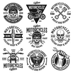 Fototapeta premium Motocykle zestaw dziewięciu emblematów vintage wektor