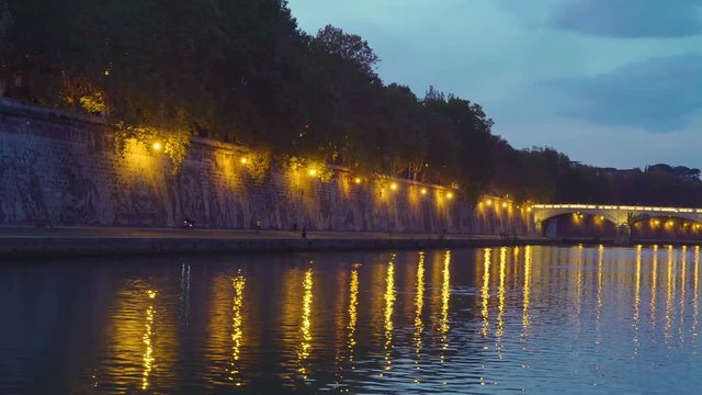 17436_The_lights_on_the_wall_of_the_river_side_in_Rome_Italy.mov
