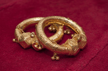 Bridal Jewelry for Arabic Brides