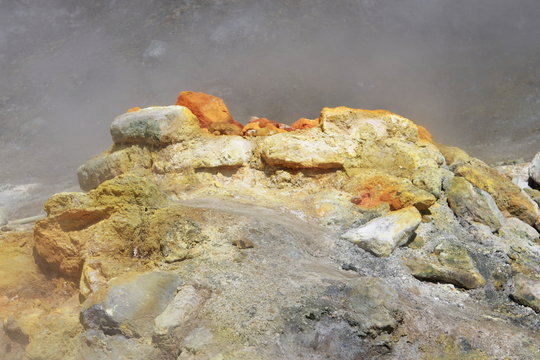 fumi dalla solfatara