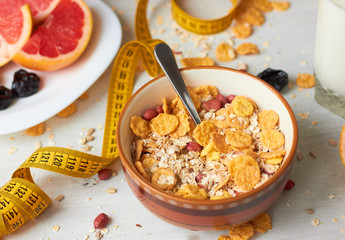 Delicious and healthy breakfast of cereals and fruits.
