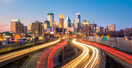 Foto op Plexiglas De skyline van de binnenstad van Minneapolis in Minnesota, VS © f11photo