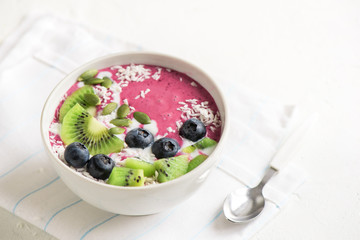 Smoothie breakfast bowl