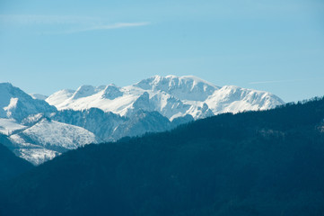 Fototapeta na wymiar snowy mountains in Austria
