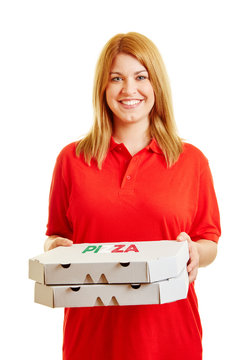 Frau als Pizzabote vom Pizzaservice