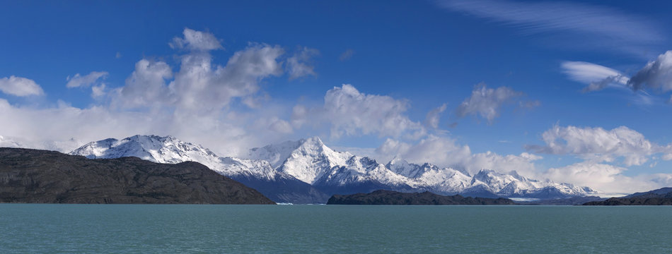 Icebergs on Lake Argentino, Patagonia, Argentina